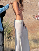 Gigi-Hadid-Photoshoot-at-Vasquez-Rocks-Park-in-Los-Angeles-11