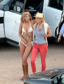 Gigi-Hadid-Photoshoot-at-Vasquez-Rocks-Park-in-Los-Angeles-20