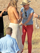 Gigi-Hadid-Photoshoot-at-Vasquez-Rocks-Park-in-Los-Angeles-28