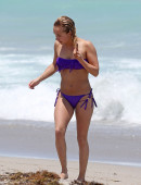 Hayden-Panettiere-in-Bikini-at-Beach-in-Miami-10