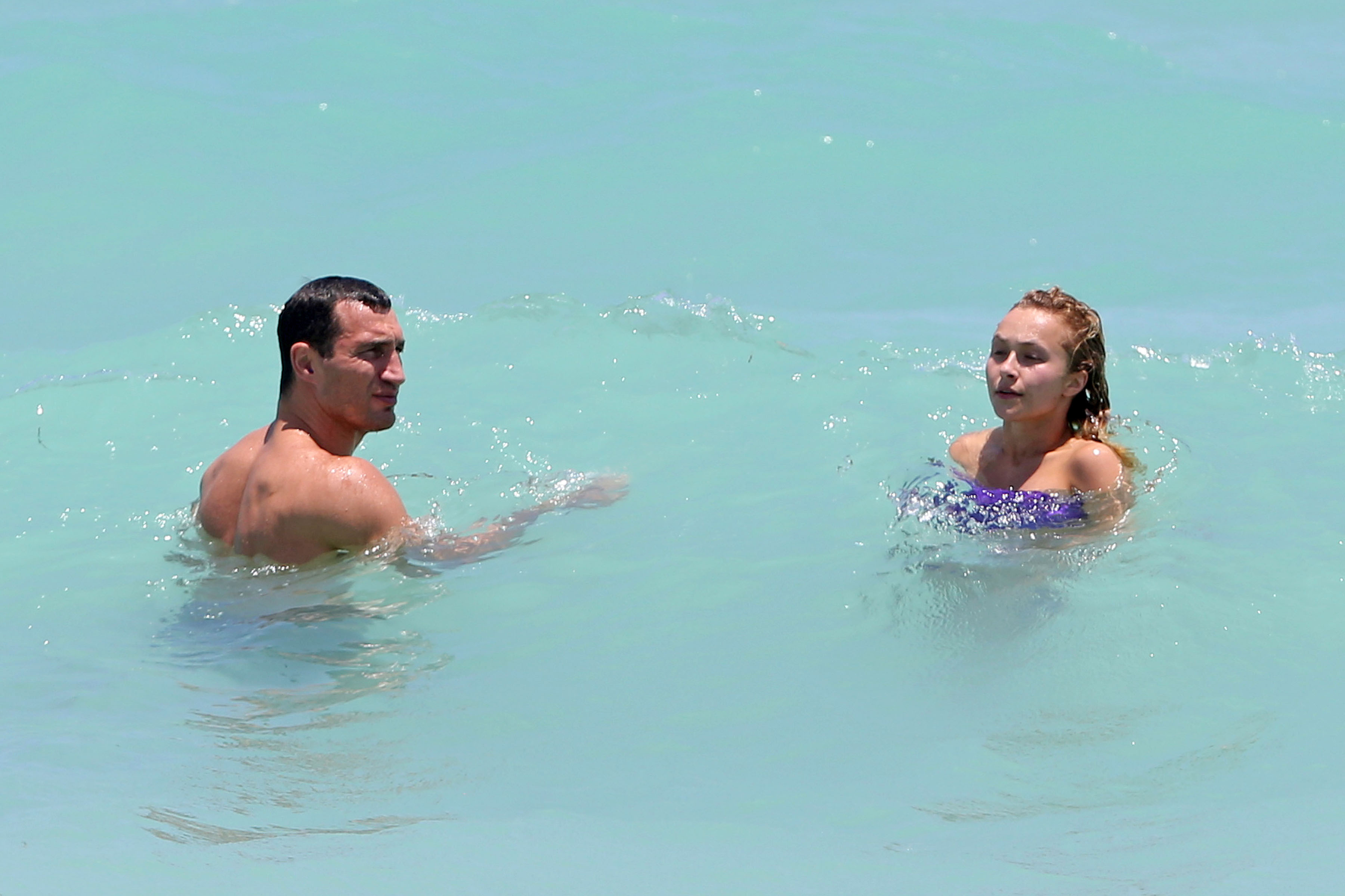 Hayden-Panettiere-in-Bikini-at-Beach-in-Miami-14
