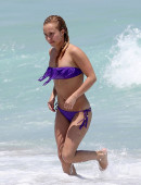 Hayden-Panettiere-in-Bikini-at-Beach-in-Miami-6