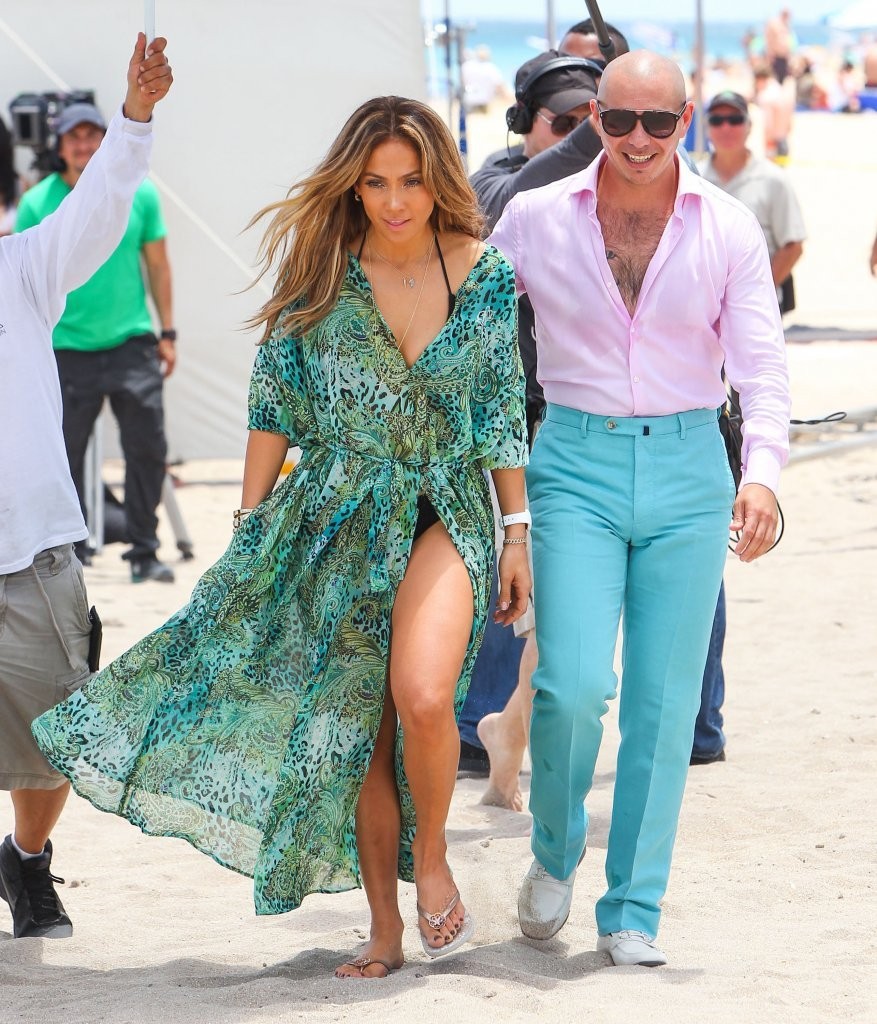 Jennifer+Lopez+Pitbull+Filming+New+Music+Video+Live+2