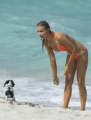 Joanna-Krupa-Bikini-Candids-in-Miami-Beach-16