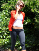 Julianne-Hough-in-Yoga-Pants-2