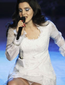 LANA DEL REY Performs at L'Olympia