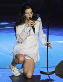 LANA DEL REY Performs at L'Olympia