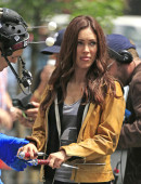 Megan-Fox-in-jeans-TMNT-1