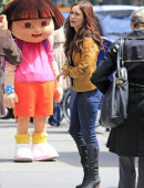 Megan-Fox-in-jeans-TMNT-6