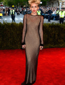 Miley-Cyrus-2013-Met-Gala-in-NYC-7
