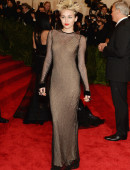 Miley-Cyrus-2013-Met-Gala-in-NYC-8