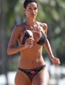 Nicole-Murphy-in-Bikini-in-Hawaii-13