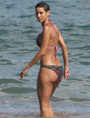 Nicole-Murphy-in-Bikini-in-Hawaii-8