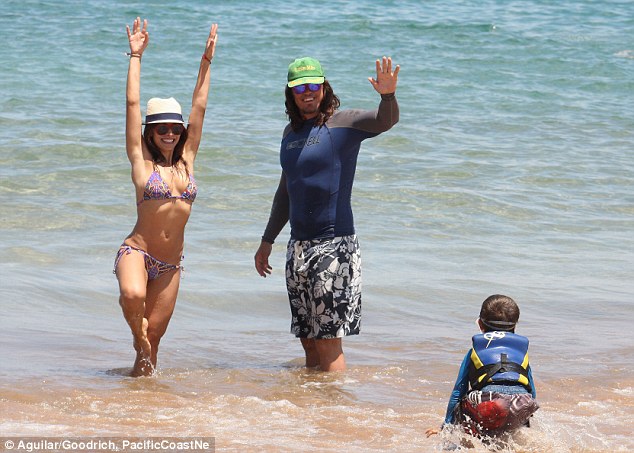 Sarah-Shahi-in-Bikini-at-Beach-in-Hawaii-12