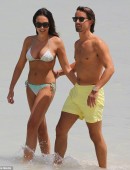 Tamara-Ecclestone-in-Bikini-on-the-Beach-in-Dubai-3