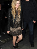 Avril-Lavigne-Leggy-Outside-Nobu-in-London-3
