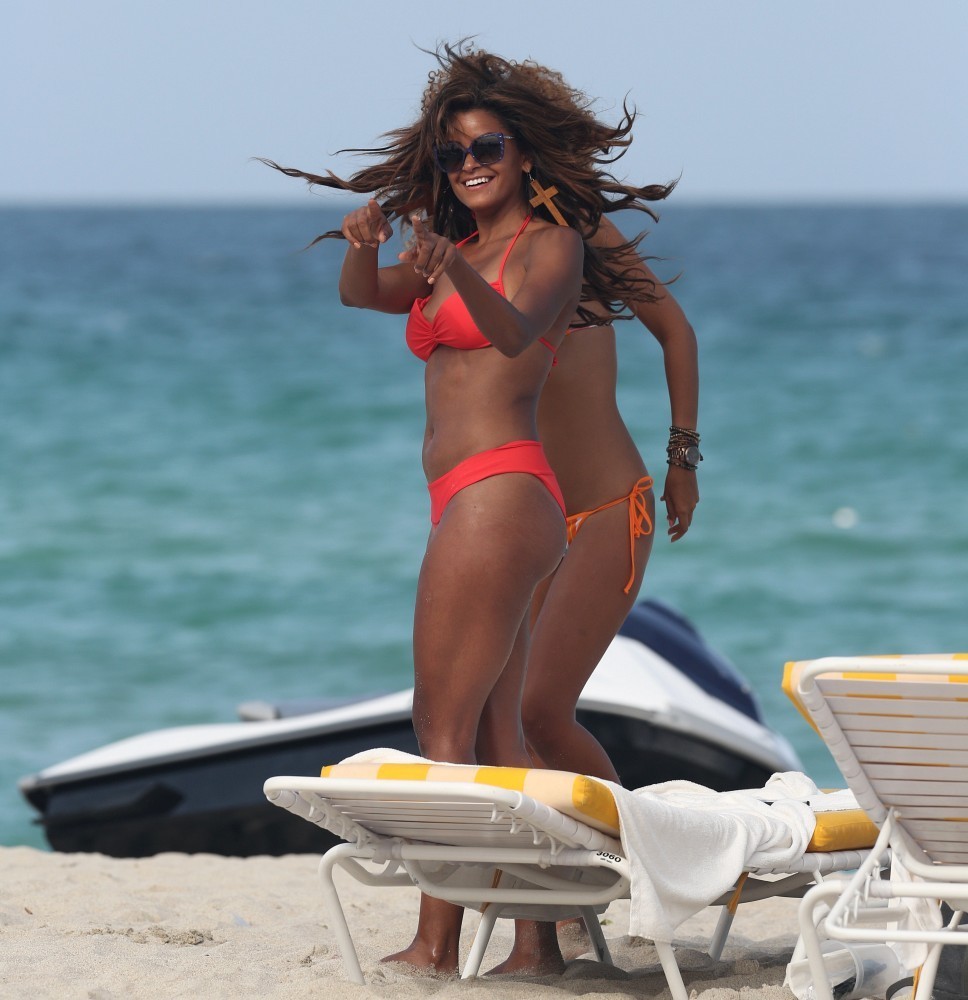 Claudia-Jordan-in-Bikini-in-Miami-13