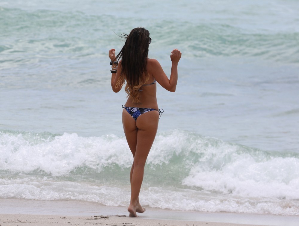 Claudia-Romani-in-Bikini-in-Miami-1