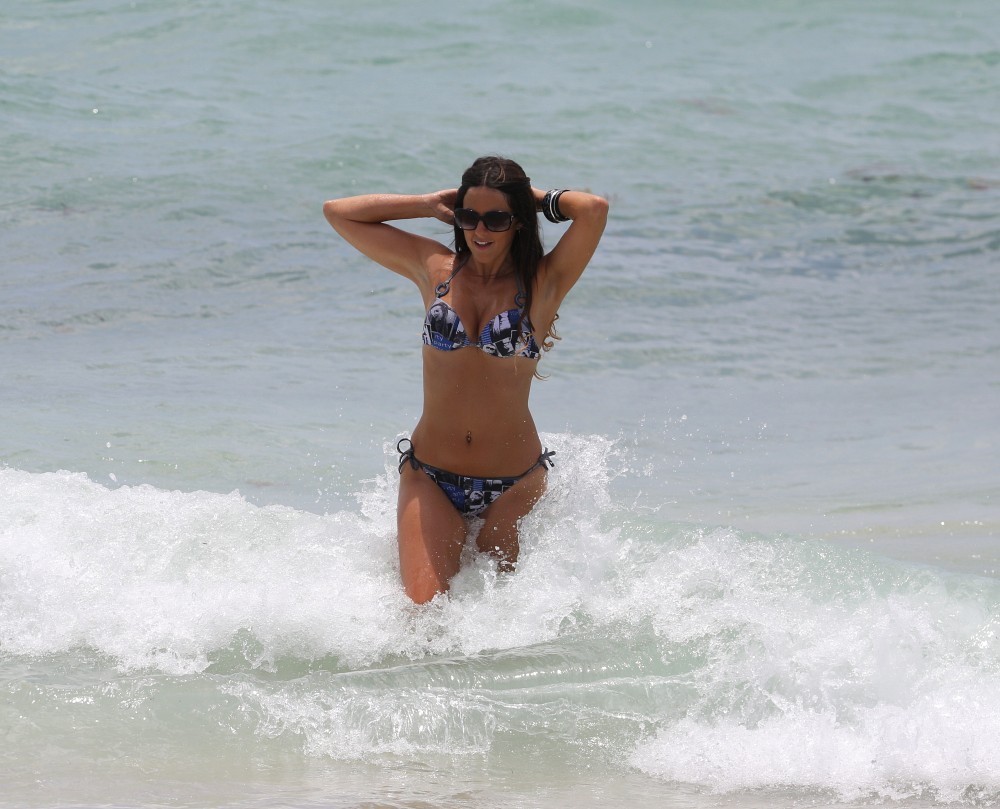 Claudia-Romani-in-Bikini-in-Miami-7