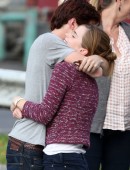Emma-Watson-in-jeans-out-and-about-in-Nashville-Tennesse-1