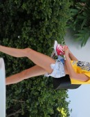 Hailey-Baldwin-in-Bikini-in-Miami-12