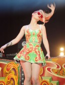Iggy-Azalea-Performing-at-BBC-Radio-1′s-Big-Weekend-in-Derry-9