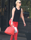 Iggy-Azalea-in-Red-Leather-Pants-3