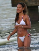 Jada-Pinkett-Smith-in-White-Bikini-in-Hawaii-1
