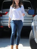 Jennifer-Garner-Ass-in-Tight-Jeans-in-Los-Angeles-1