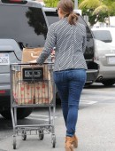 Jennifer-Garner-Ass-in-Tight-Jeans-in-Los-Angeles-6