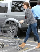 Jennifer-Garner-Ass-in-Tight-Jeans-in-Los-Angeles-8