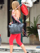 Jennifer-Nicole-Lee-Out-and-About-in-Miami-14