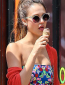 Jessica-Alba-Out-and-About-in-NYC-6
