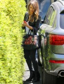 Jessica-Alba-arriving-at-the-gym-in-West-Hollywood-7