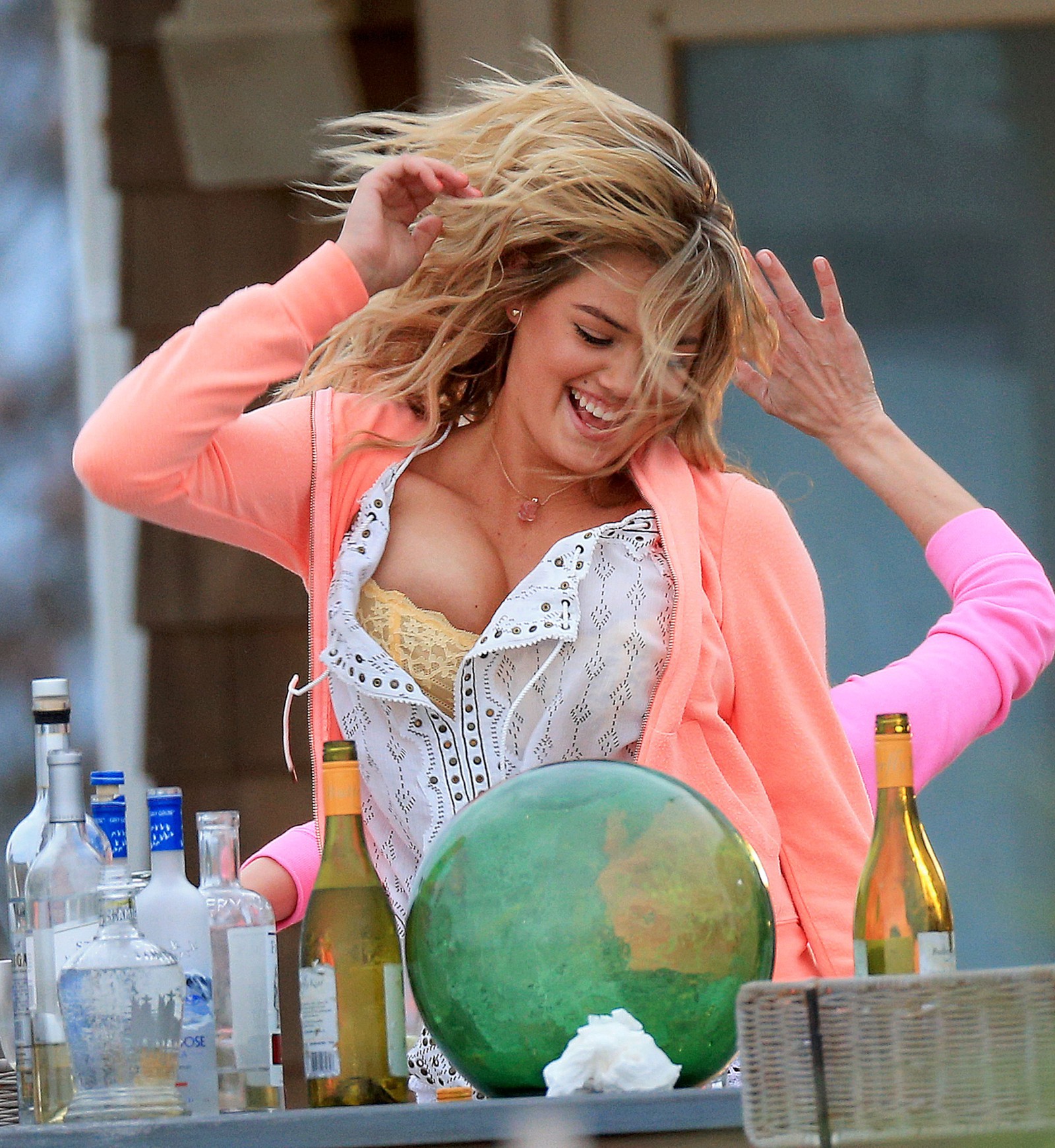 Kate-Upton-The-Other-Woman-Movie-Set-in-West-Hampton-2