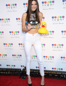 Kendall-Jenner-Sugar-Factory-American-Brasserie-Grand-Opening-in-NYC-16