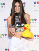 Kendall-Jenner-Sugar-Factory-American-Brasserie-Grand-Opening-in-NYC-4