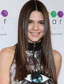 Kendall-Jenner-Sugar-Factory-American-Brasserie-Grand-Opening-in-NYC-8