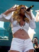 Mariah-Carey-HOT-97-Summer-Jam-XX-in-New-Jersey-8