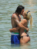 Mariana-Diarco-in-Thong-Bikini-on-Beach-Italian-Coast-14