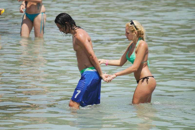 Mariana-Diarco-in-Thong-Bikini-on-Beach-Italian-Coast-9