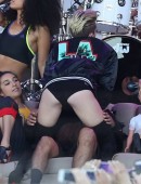 Miley-Cyrus-Performs-at-Jimmy-Kimmel-Live-in-Los-Angeles-10
