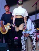 Miley-Cyrus-Performs-at-Jimmy-Kimmel-Live-in-Los-Angeles-12