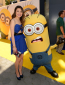 Miranda-Cosgrove-at-Despicable-Me-2-Premiere-in-Universal-City-3