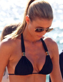 Paige-Butcher-in-Black-Bikini-in-Maui-16