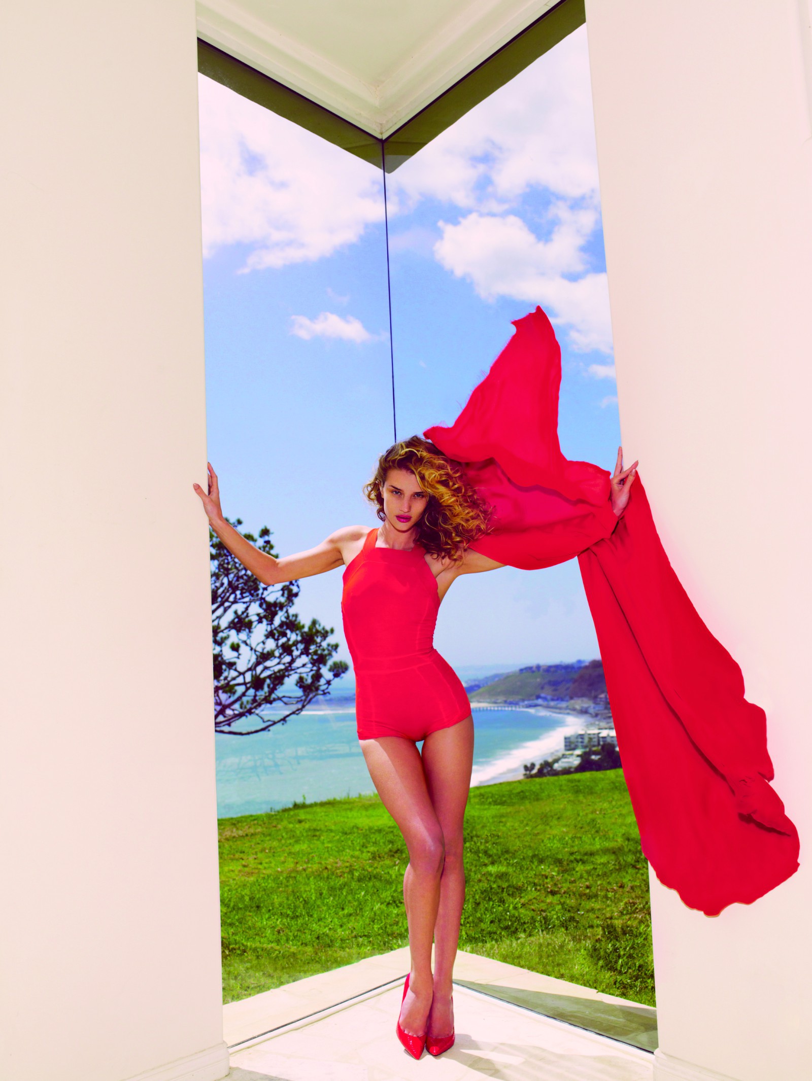 Rosie-Huntington-Whiteley-Muse-Magazine-Photoshoot-Summer-2013-3