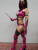 Adrianne-Curry-Mortal-Combat-Costume-1