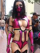 Adrianne-Curry-Mortal-Combat-Costume-7