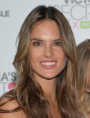 Alessandra-Ambrosio-and-Doutzen-Kroes-at-3rd-Annual-Supermodel-Cycle-in-NY-12