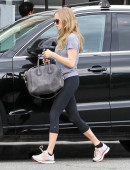 Amanda-Seyfried-Booty-in-Tights-3